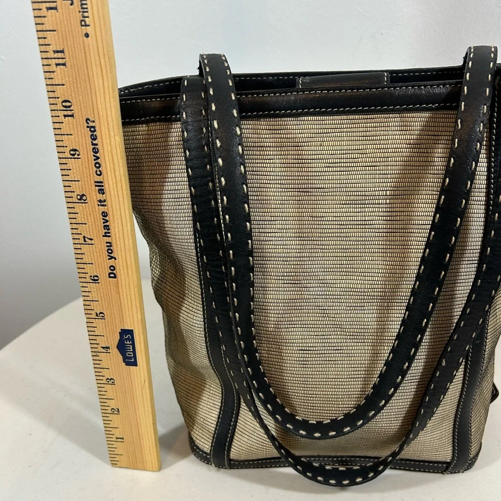 Maxx New York shoulder bag red interior